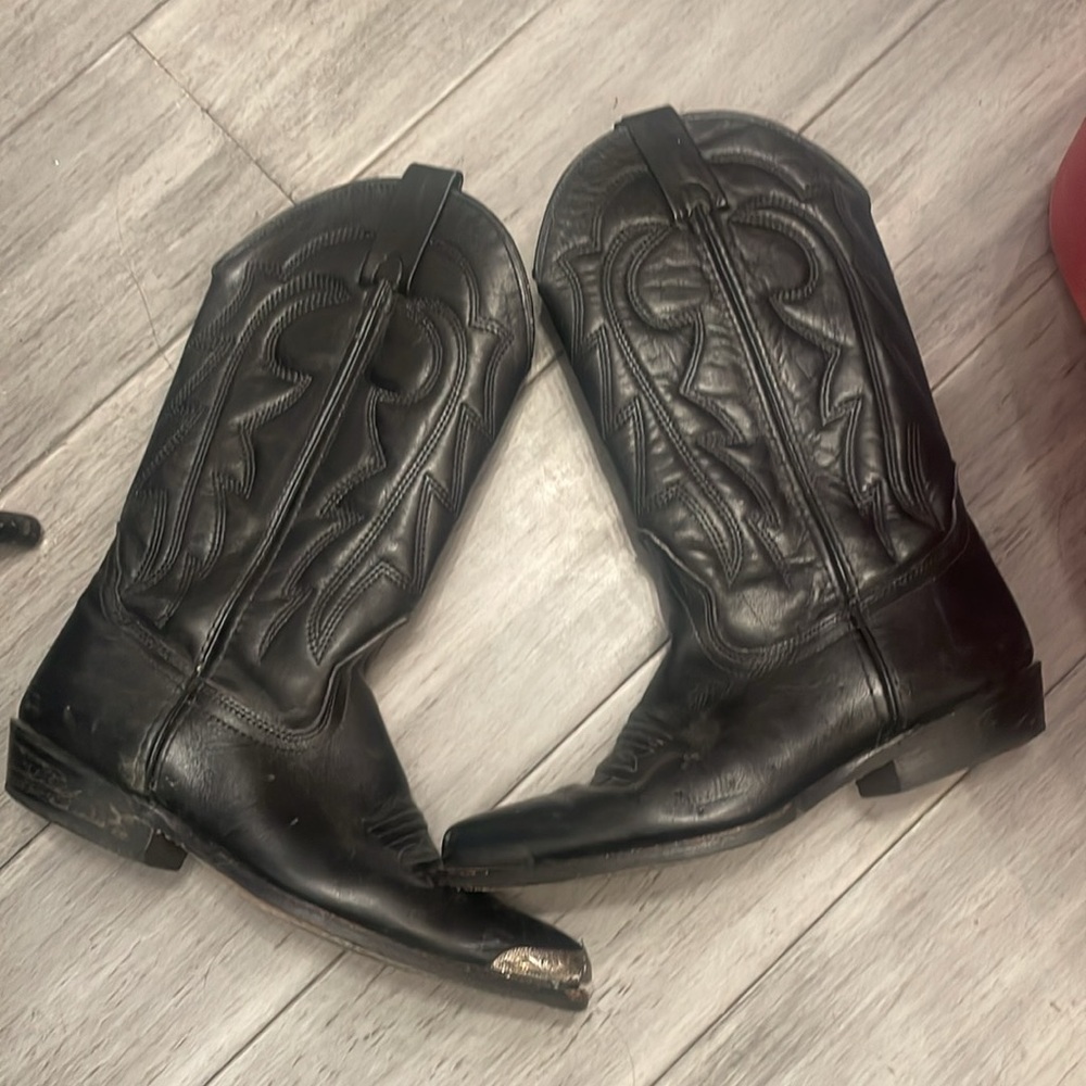 Vintage alert! Black Leather Women's cowgirl Boots